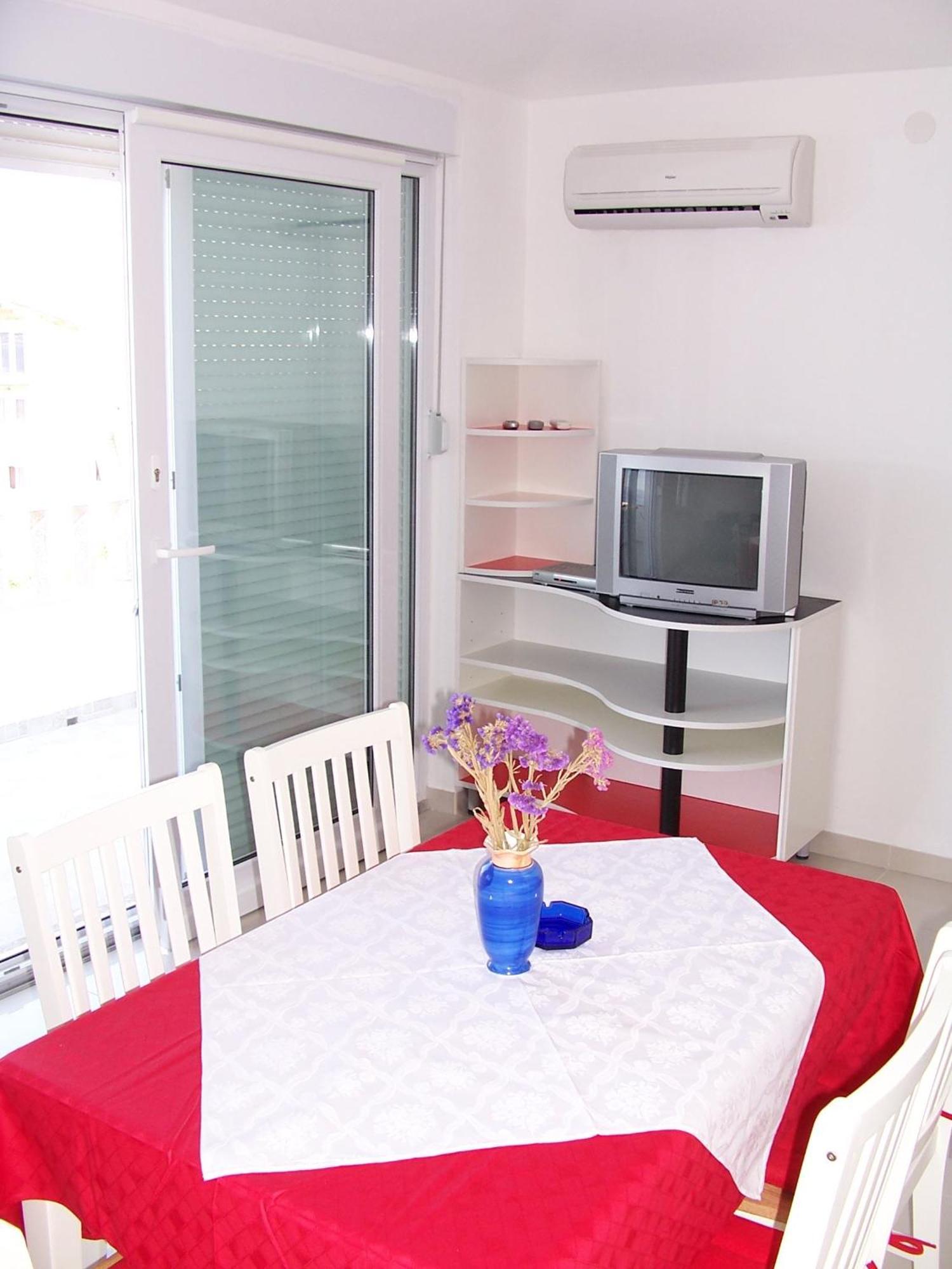 Apartments Perdijic Nemira Omis Ngoại thất bức ảnh
